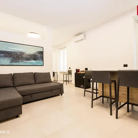 Bilocale In Via Carducci -portoria Apartment *