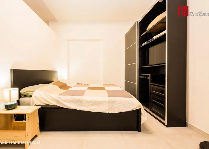 Bilocale In Via Carducci -portoria Апартаменты *