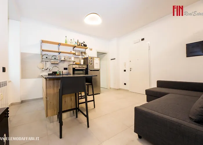Bilocale In Via Carducci -portoria Апартаменты Генуя